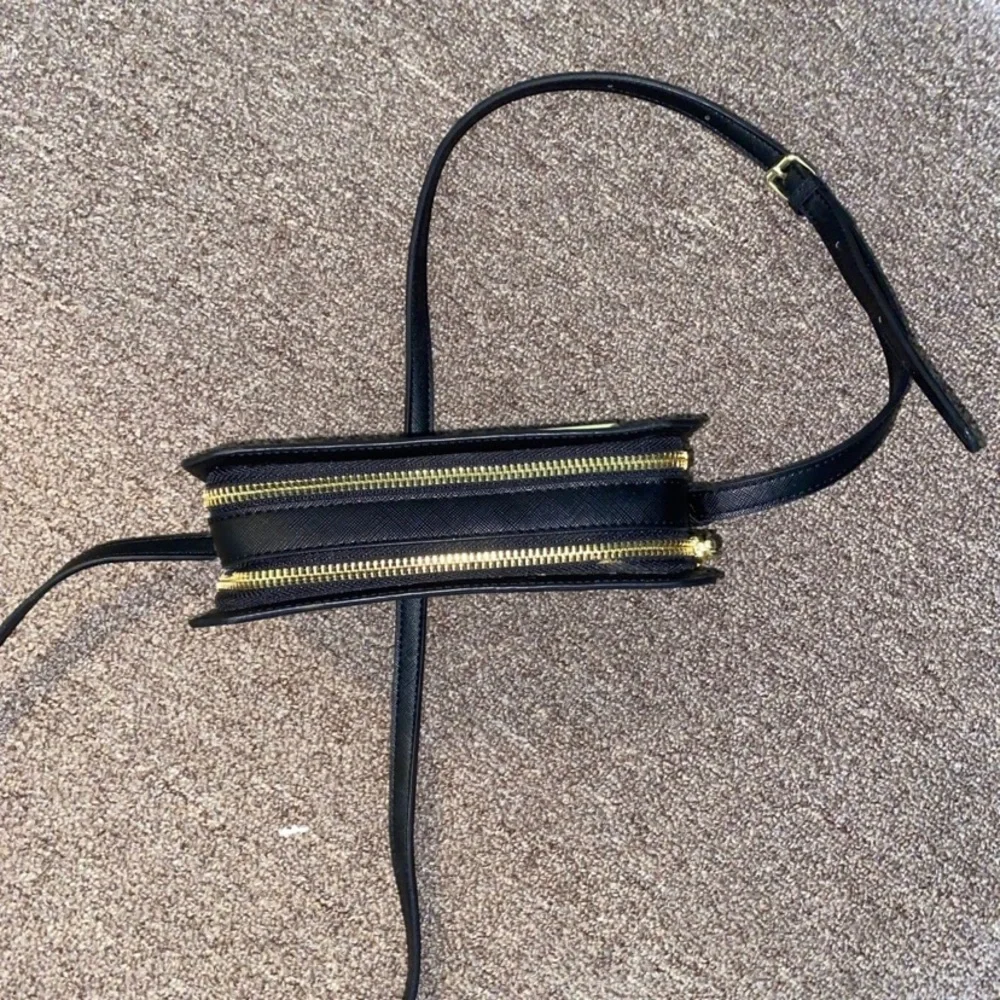 Black Steven Madden Purse - Picture 4 of 6